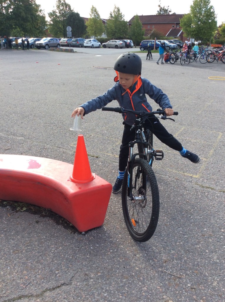 6561FD40-581E-4AD8-9F1B-8B51A689B2D9